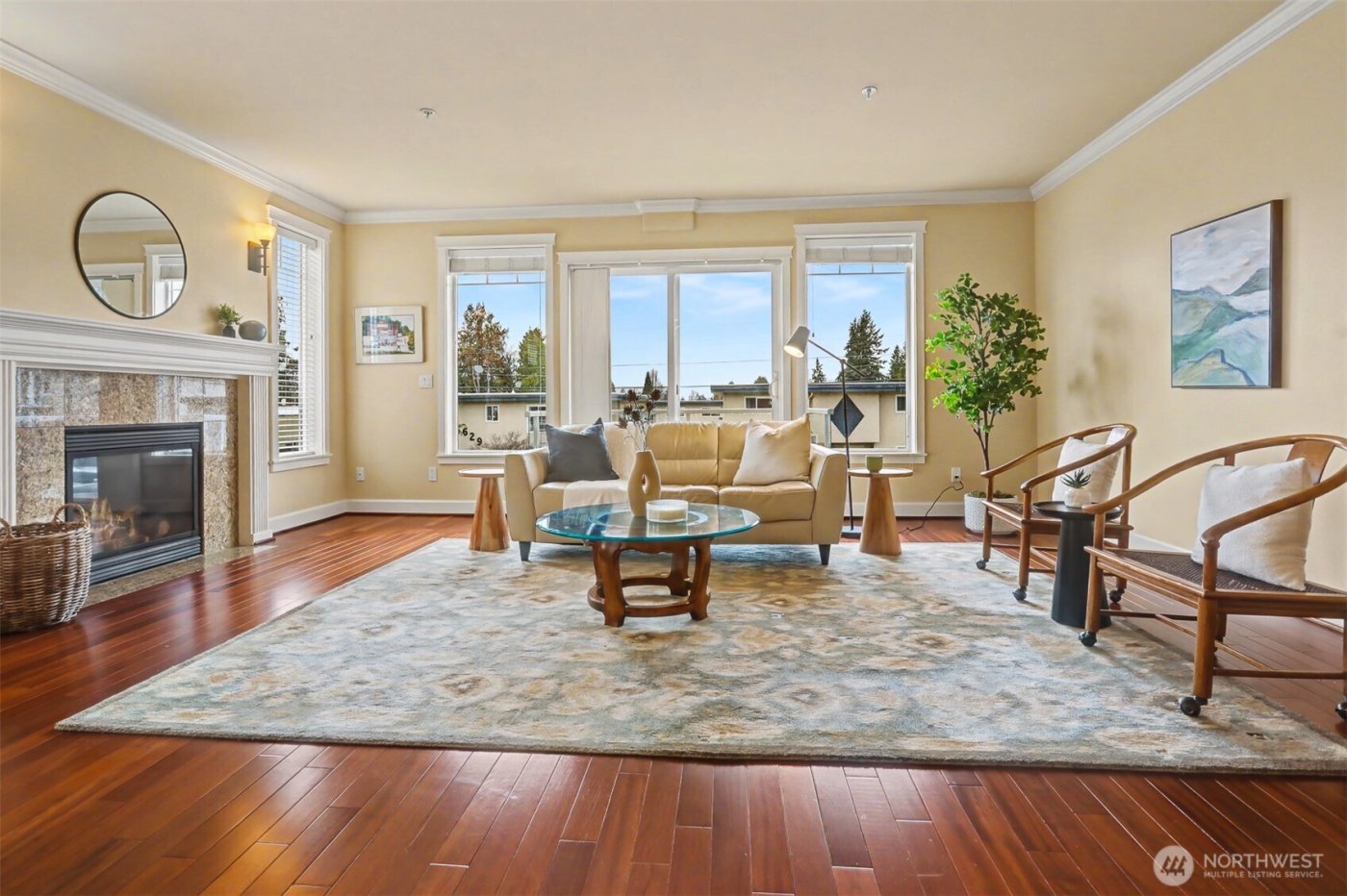 626 Glen Street #201, Edmonds, WA 98020