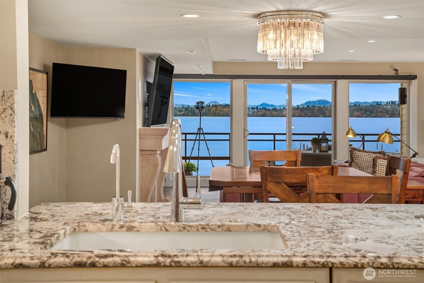 6363 Lake Washington Boulevard NE #203, Kirkland, WA 98033