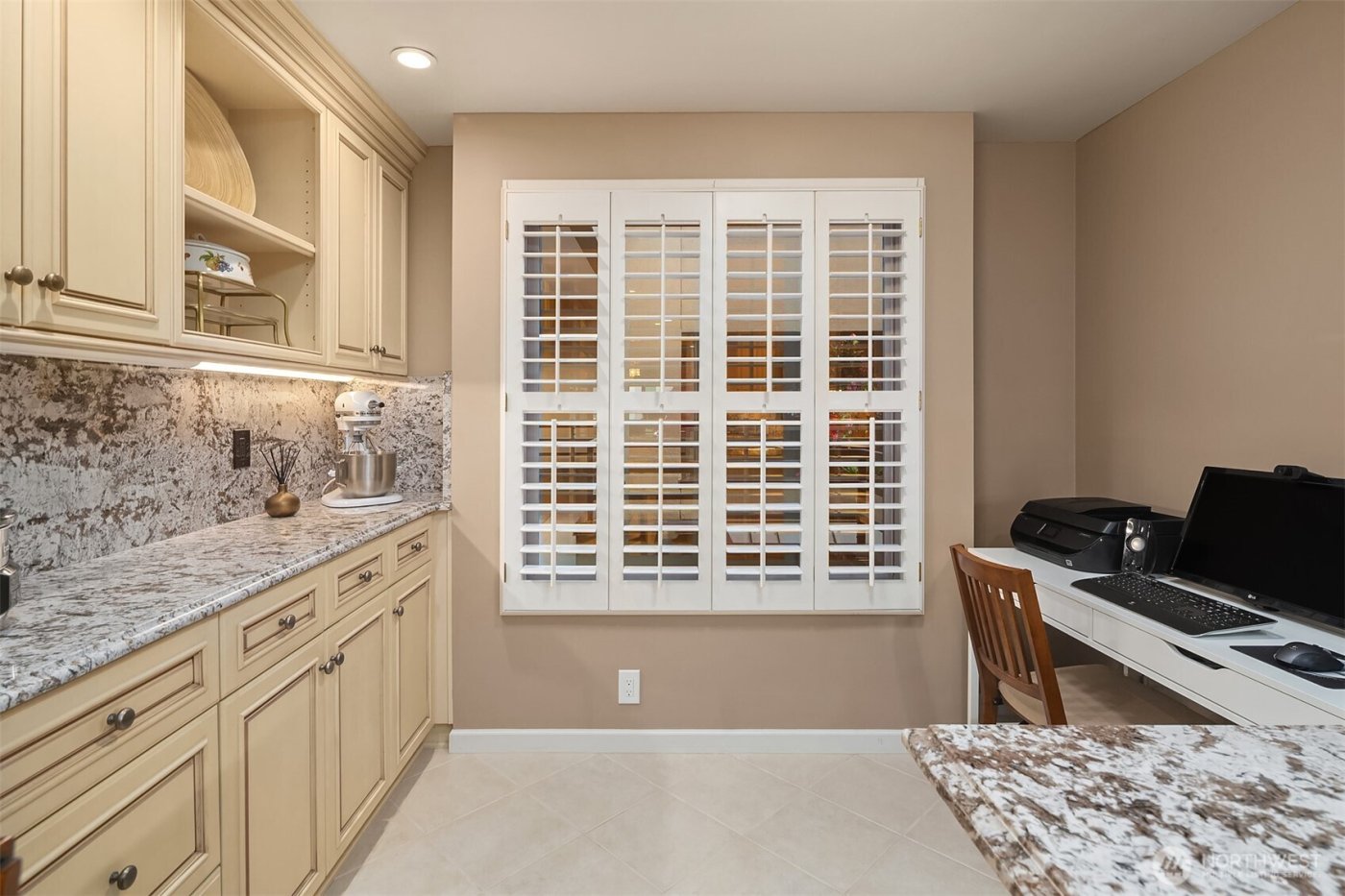 6363 Lake Washington Boulevard NE #203, Kirkland, WA 98033