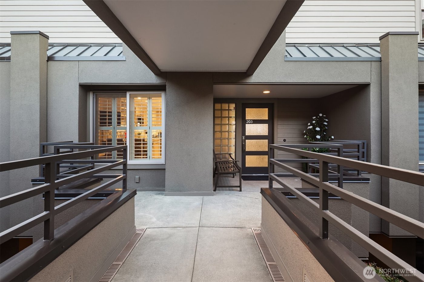 6363 Lake Washington Boulevard NE #203, Kirkland, WA 98033