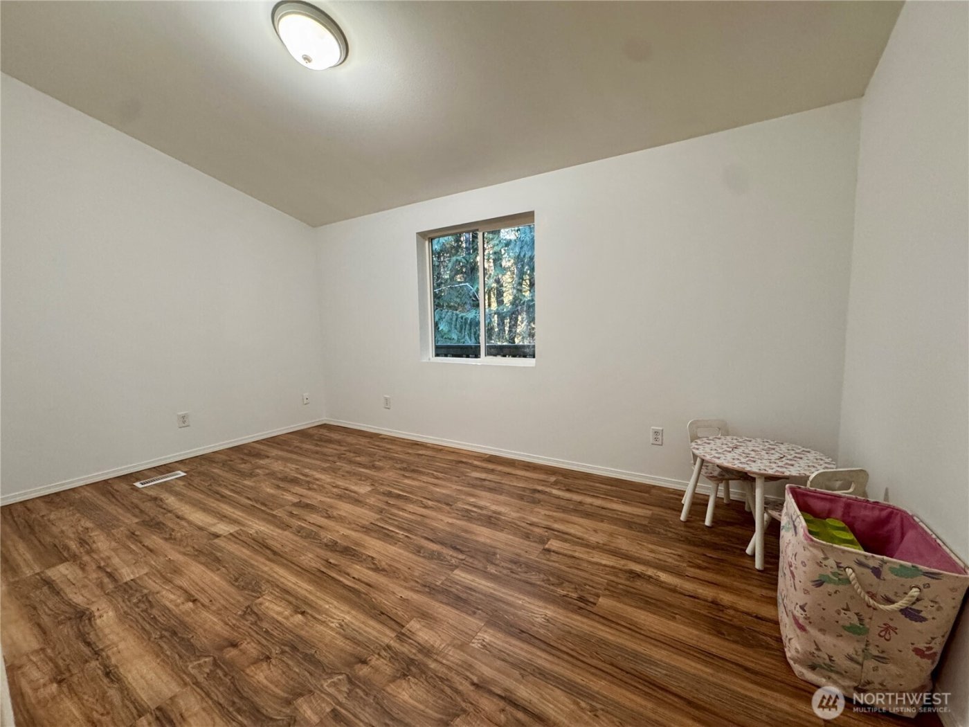 91 N Gadwall Place N , Hoodsport, WA 98548