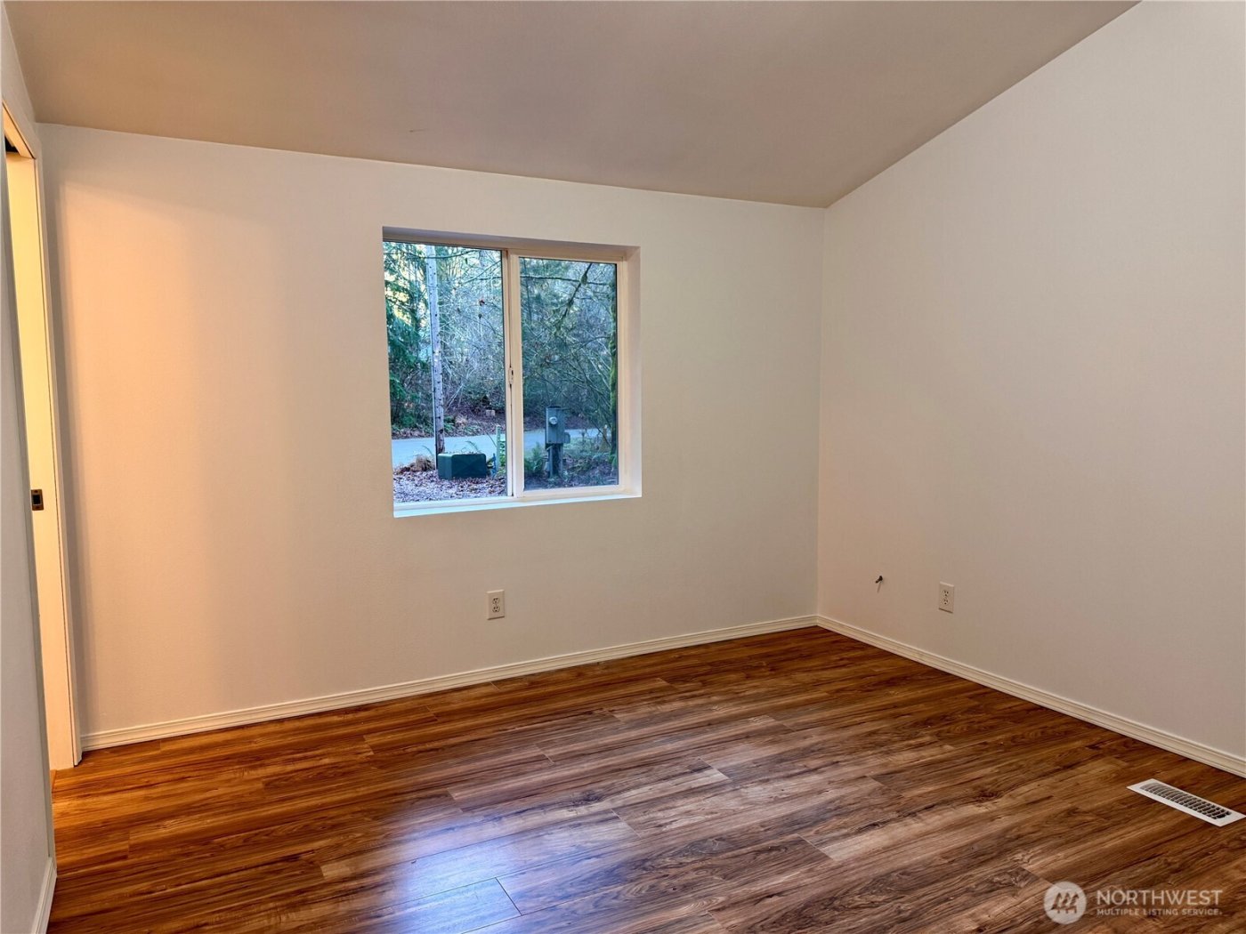 91 N Gadwall Place N , Hoodsport, WA 98548