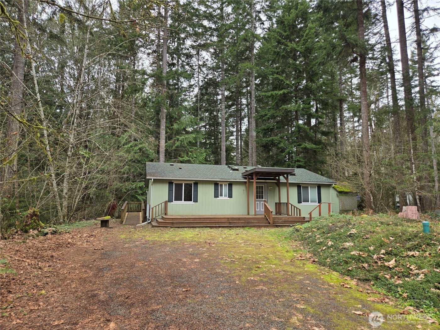 91 N Gadwall Place N , Hoodsport, WA 98548