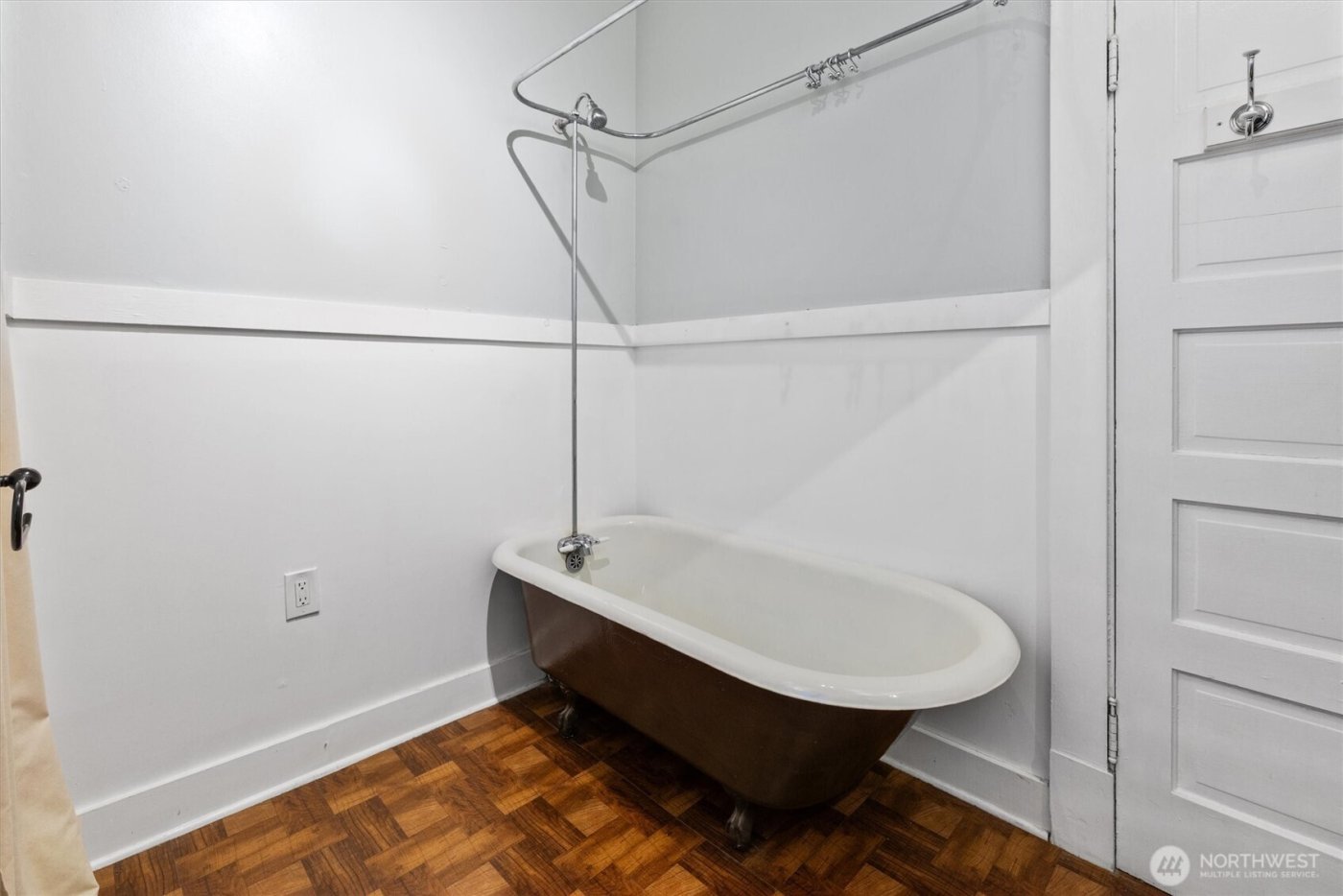 1721 3rd Avenue N, Seattle, WA 98109