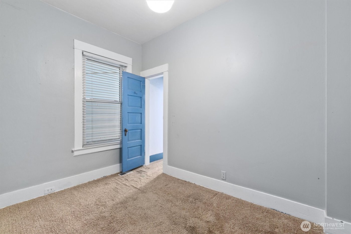 1721 3rd Avenue N, Seattle, WA 98109