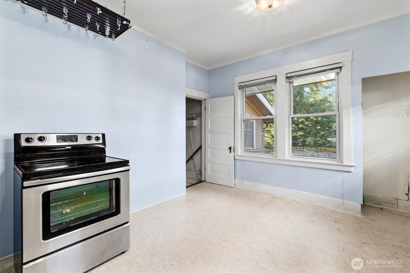 1721 3rd Avenue N, Seattle, WA 98109