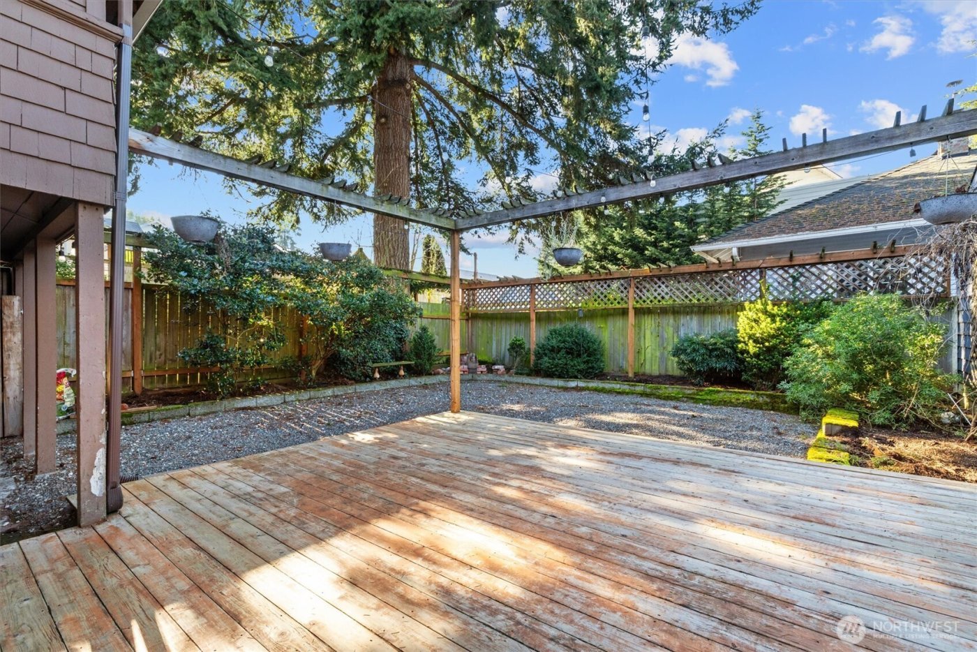 1721 3rd Avenue N, Seattle, WA 98109