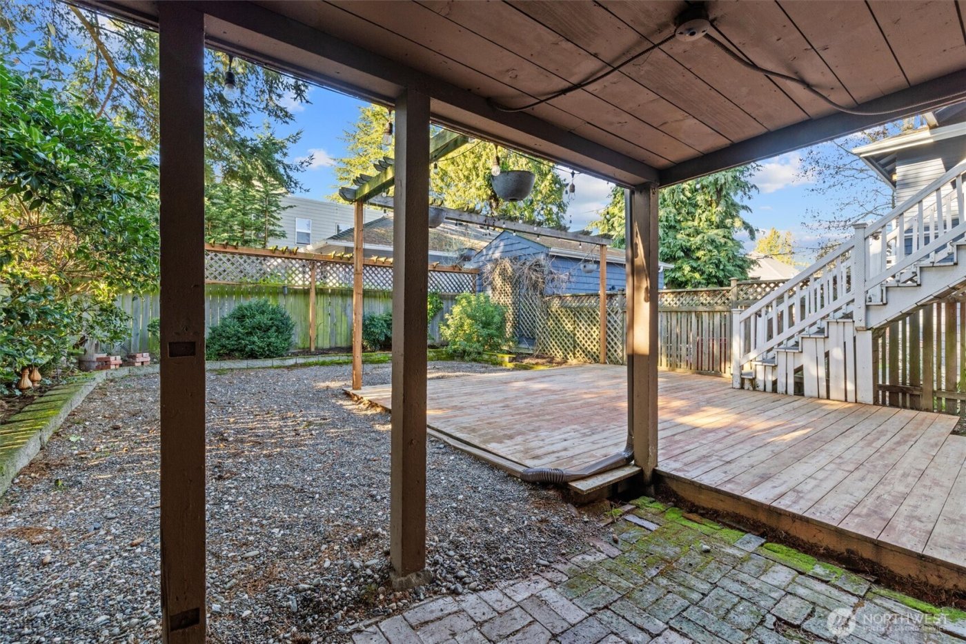 1721 3rd Avenue N, Seattle, WA 98109