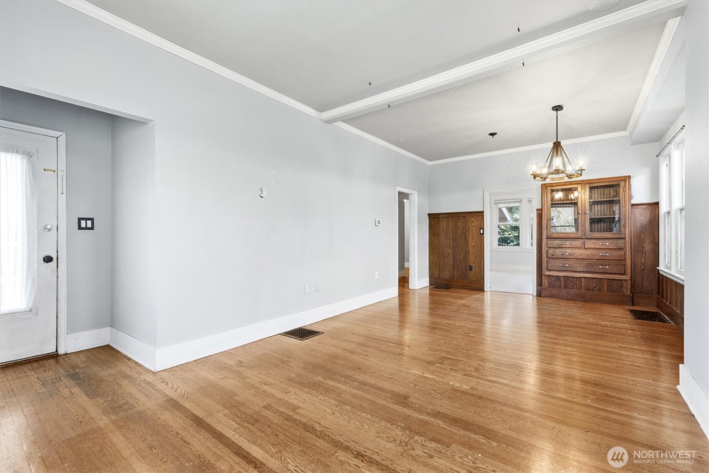 1721 3rd Avenue N, Seattle, WA 98109