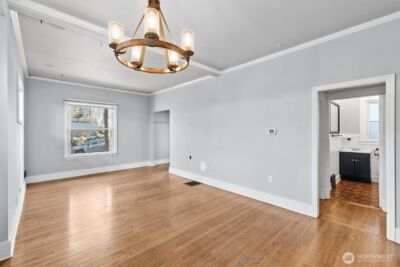 1721 3rd Avenue N, Seattle, WA 98109 - Photo 9