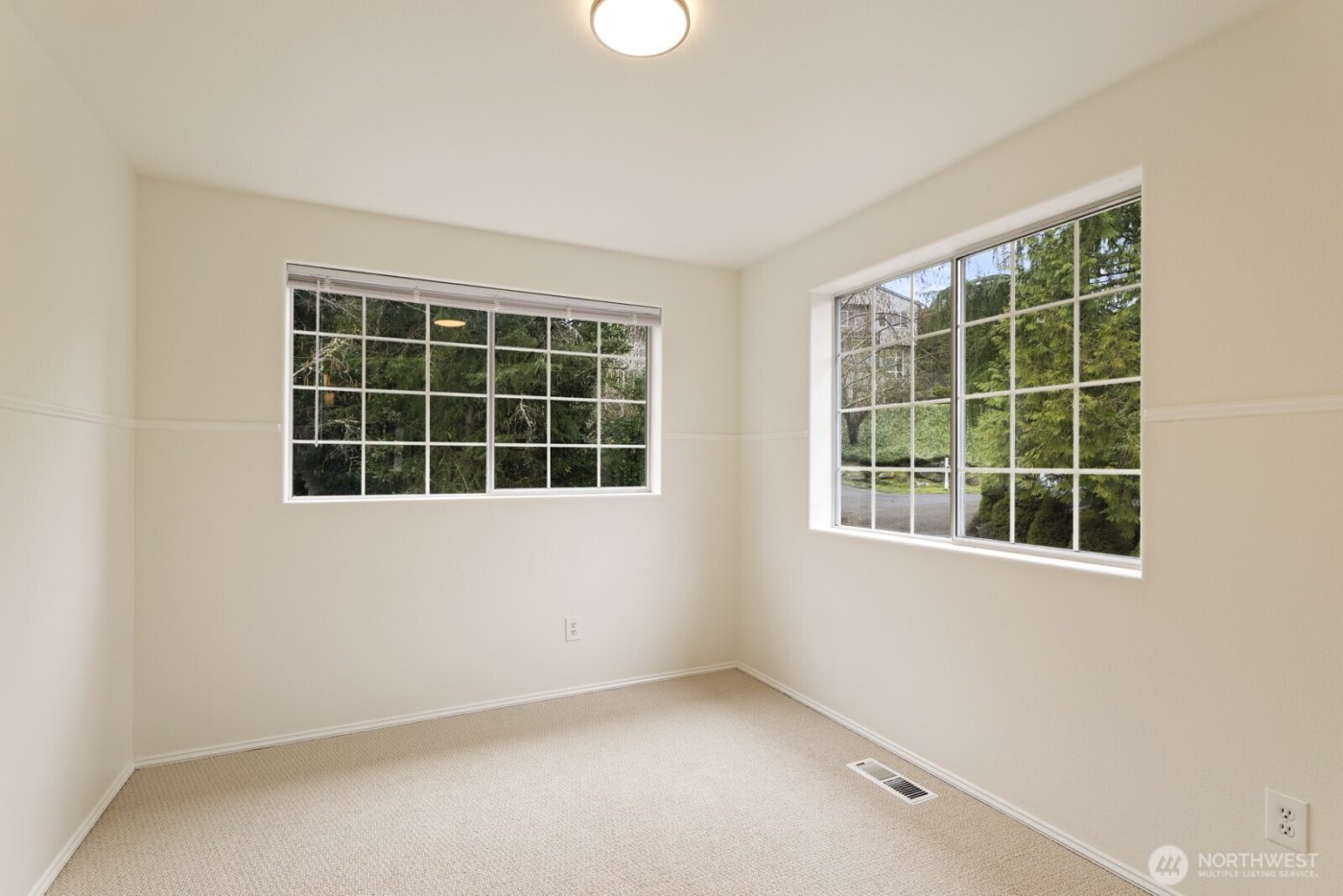 6005 158th Place NE, Redmond, WA 98052-4811