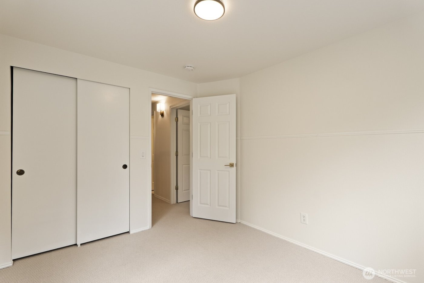 6005 158th Place NE, Redmond, WA 98052-4811