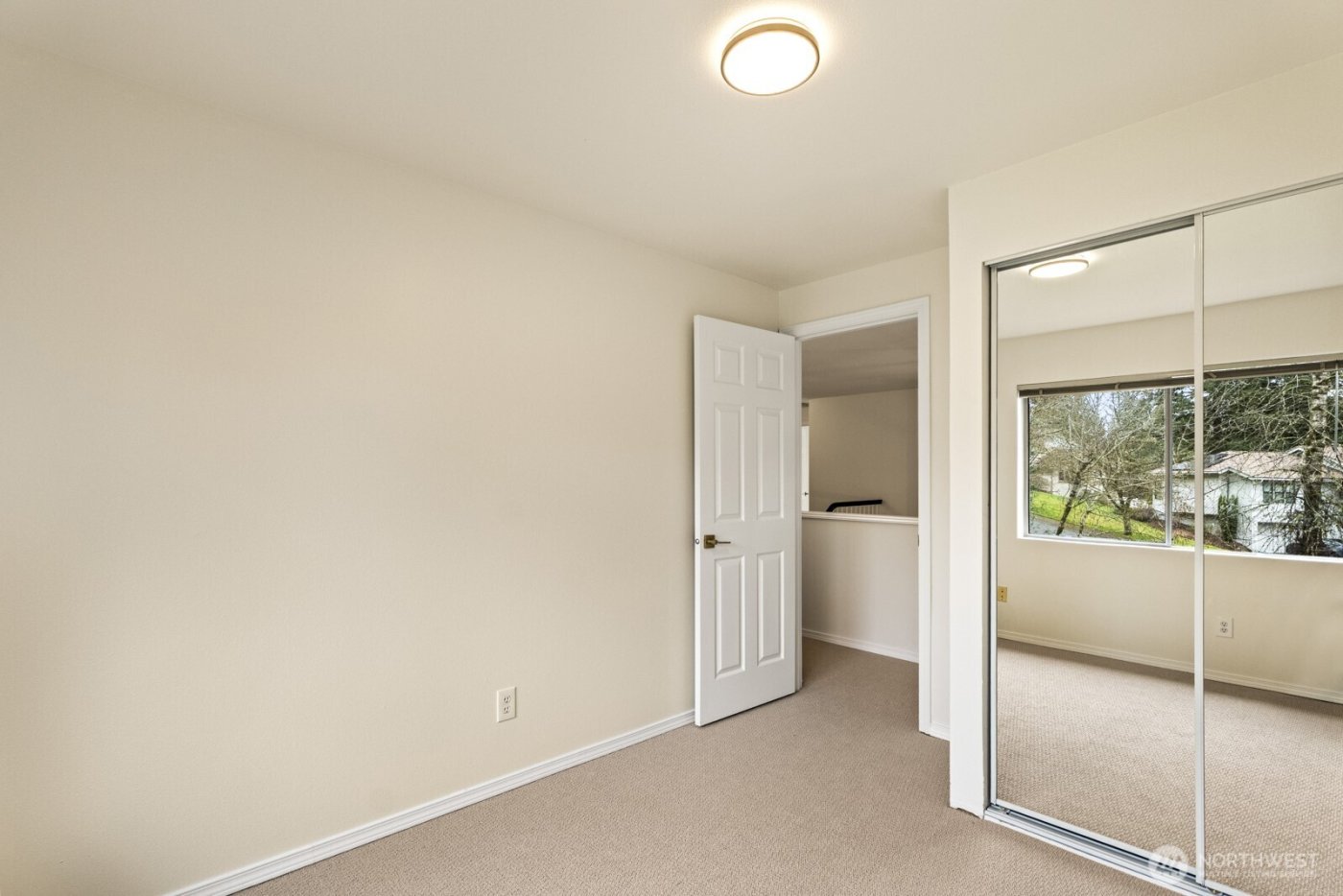 6005 158th Place NE, Redmond, WA 98052-4811