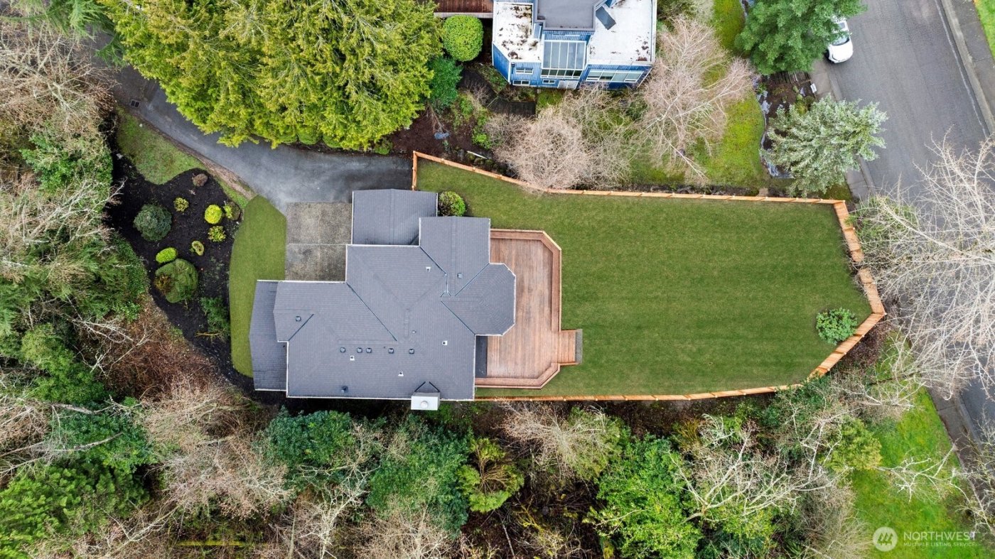 6005 158th Place NE, Redmond, WA 98052-4811