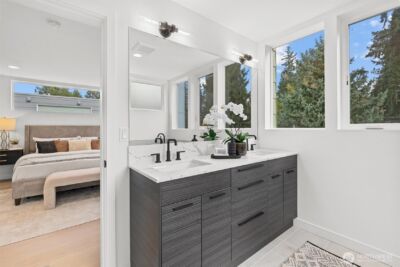 12011 36th Avenue NE, Seattle, WA 98125 - Photo 18