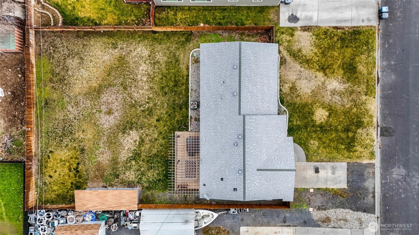 717 S Locust Lane , Moses Lake, WA 98837