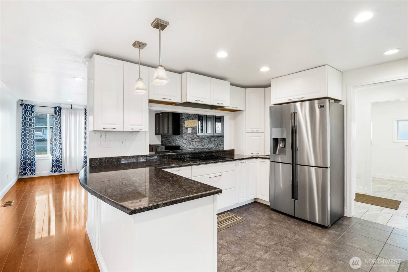 717 S Locust Lane , Moses Lake, WA 98837