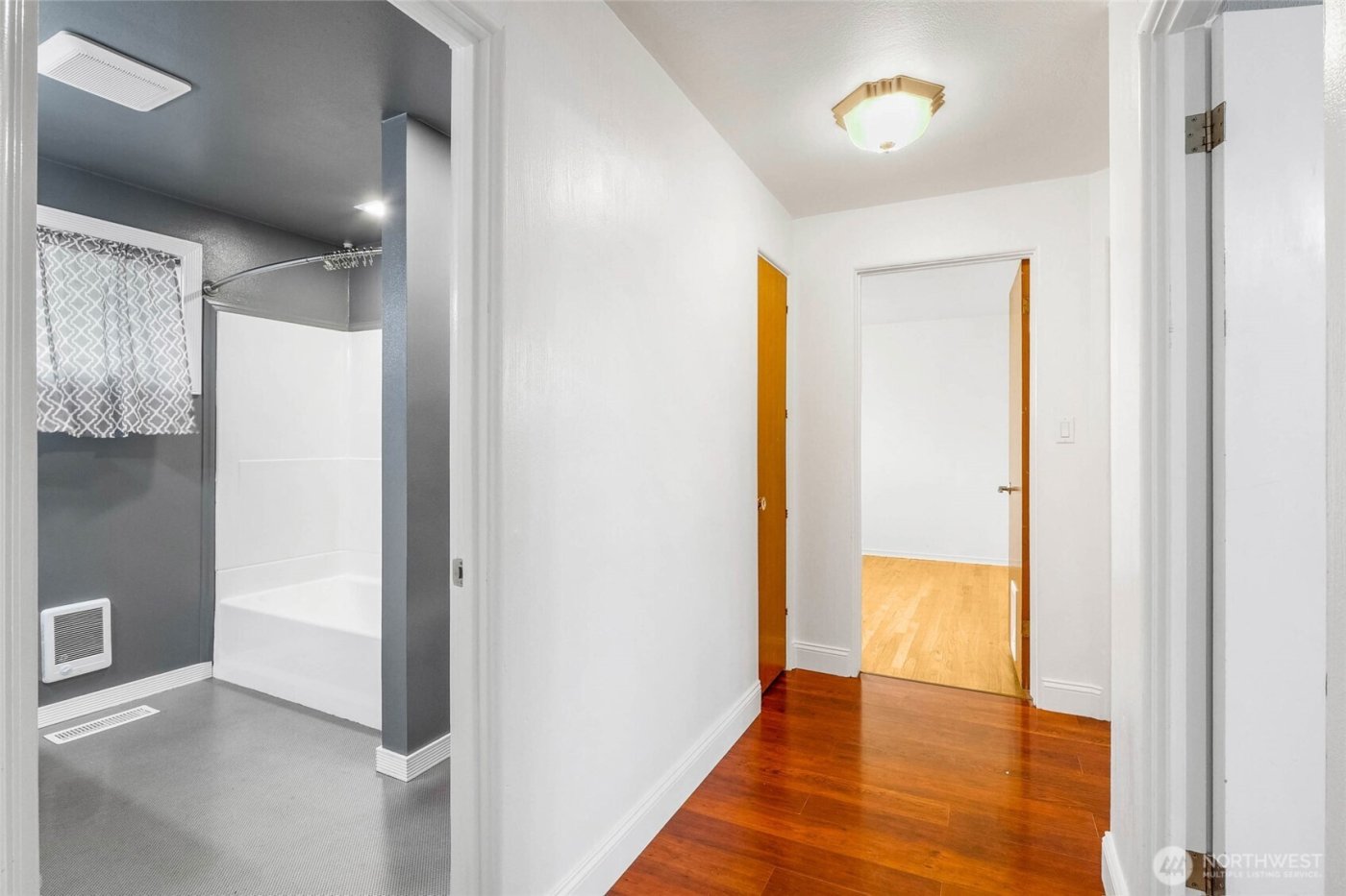 717 S Locust Lane , Moses Lake, WA 98837