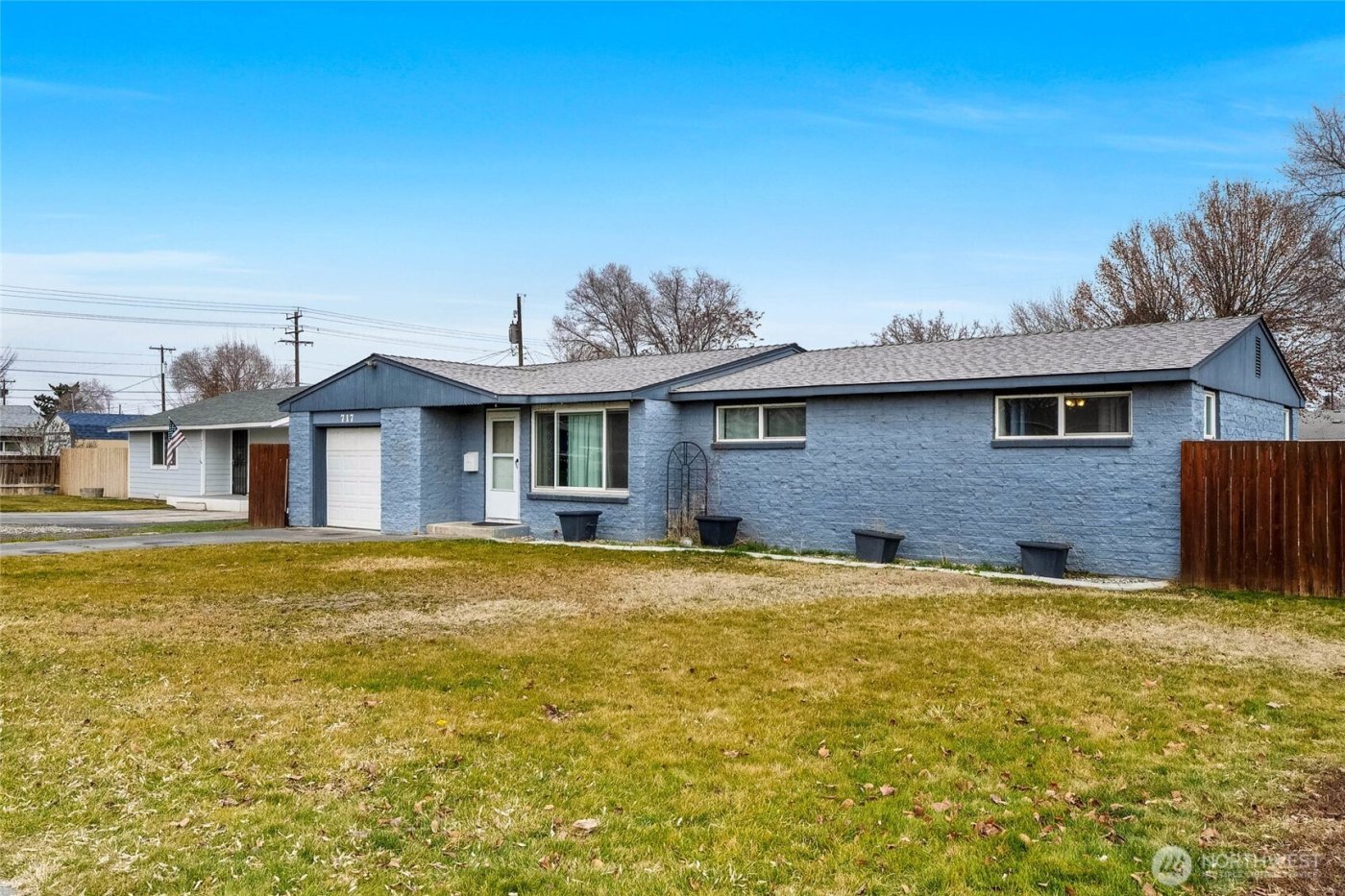 717 S Locust Lane , Moses Lake, WA 98837