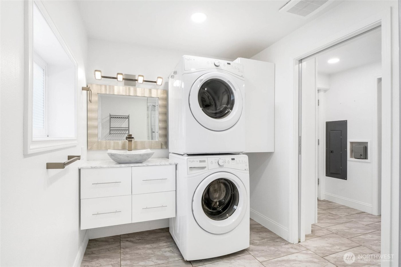 717 S Locust Lane , Moses Lake, WA 98837