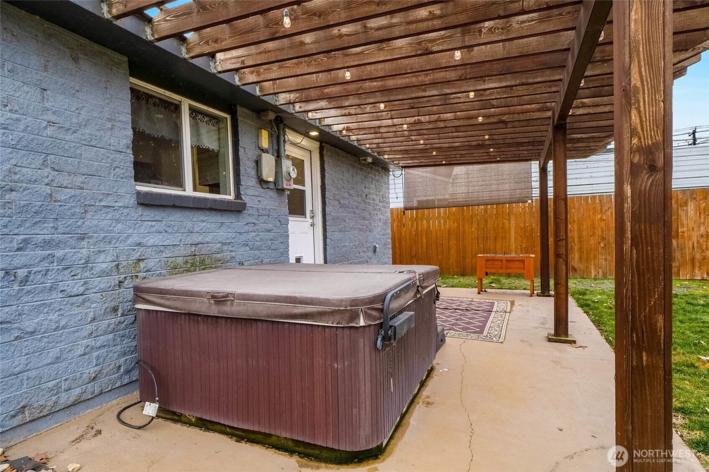 717 S Locust Lane , Moses Lake, WA 98837