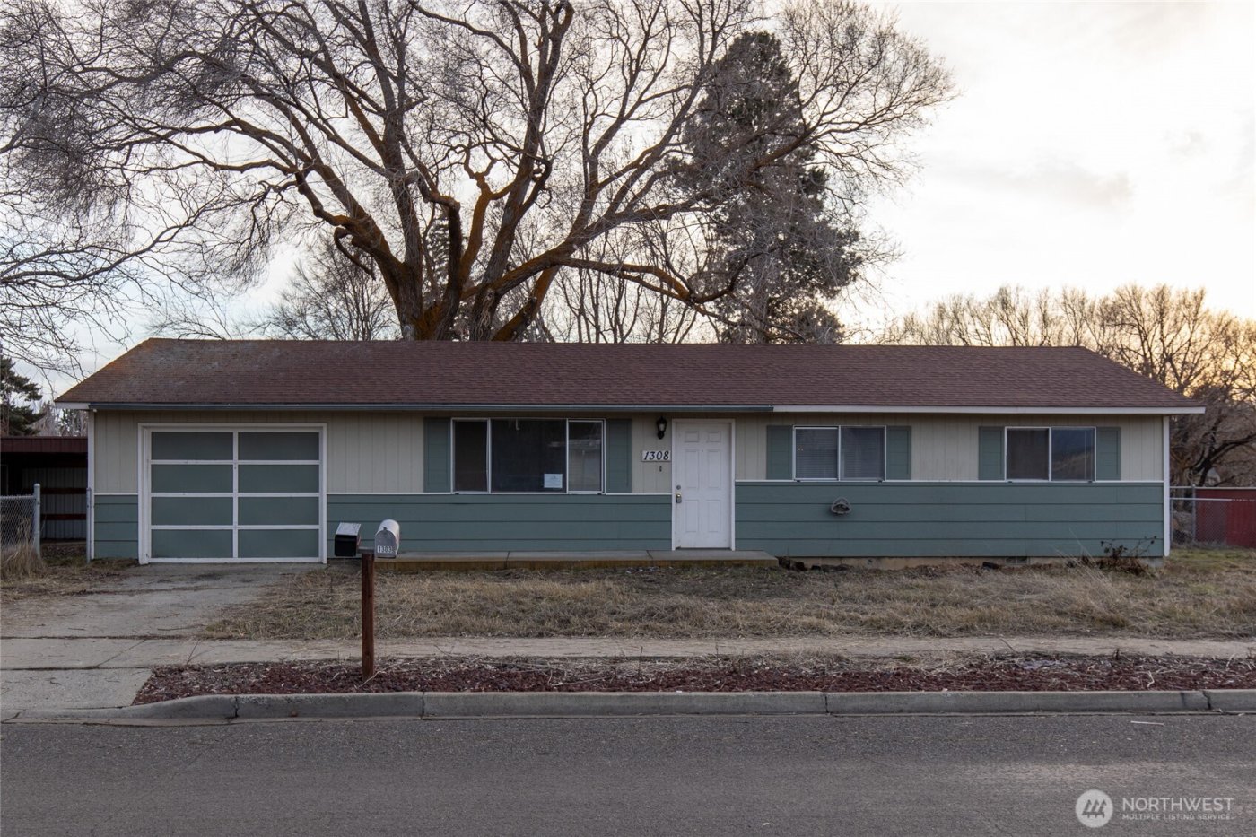 1308 E 15th Avenue , Ellensburg, WA 98926