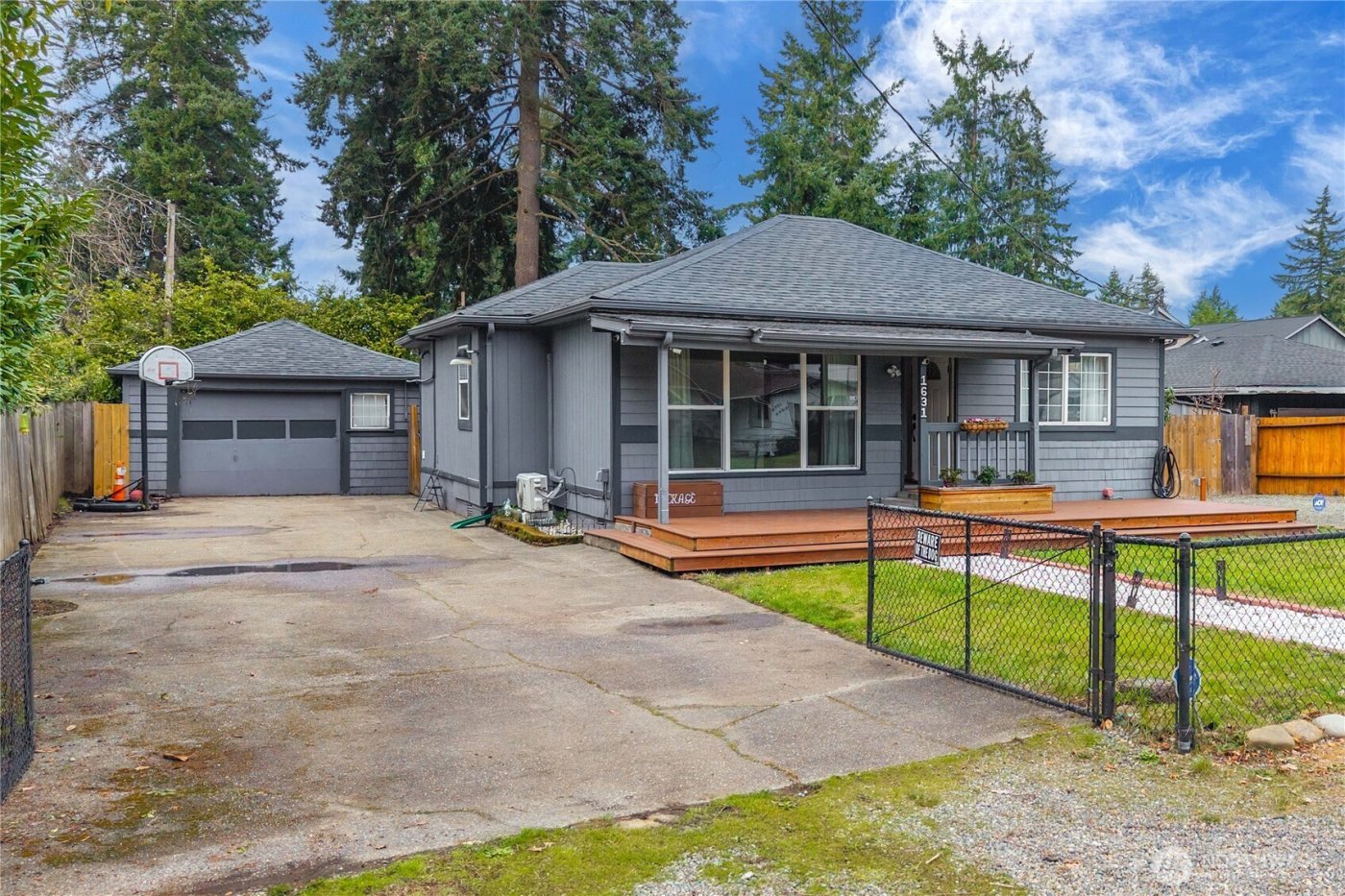 1631 104th Street S, Tacoma, WA 98444