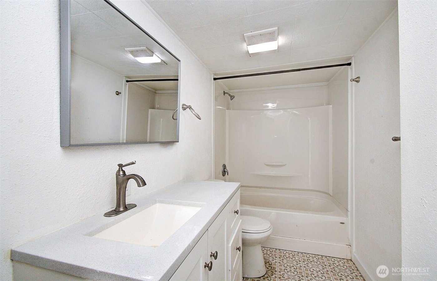 816 Coweeman Lane , Kelso, WA 98626