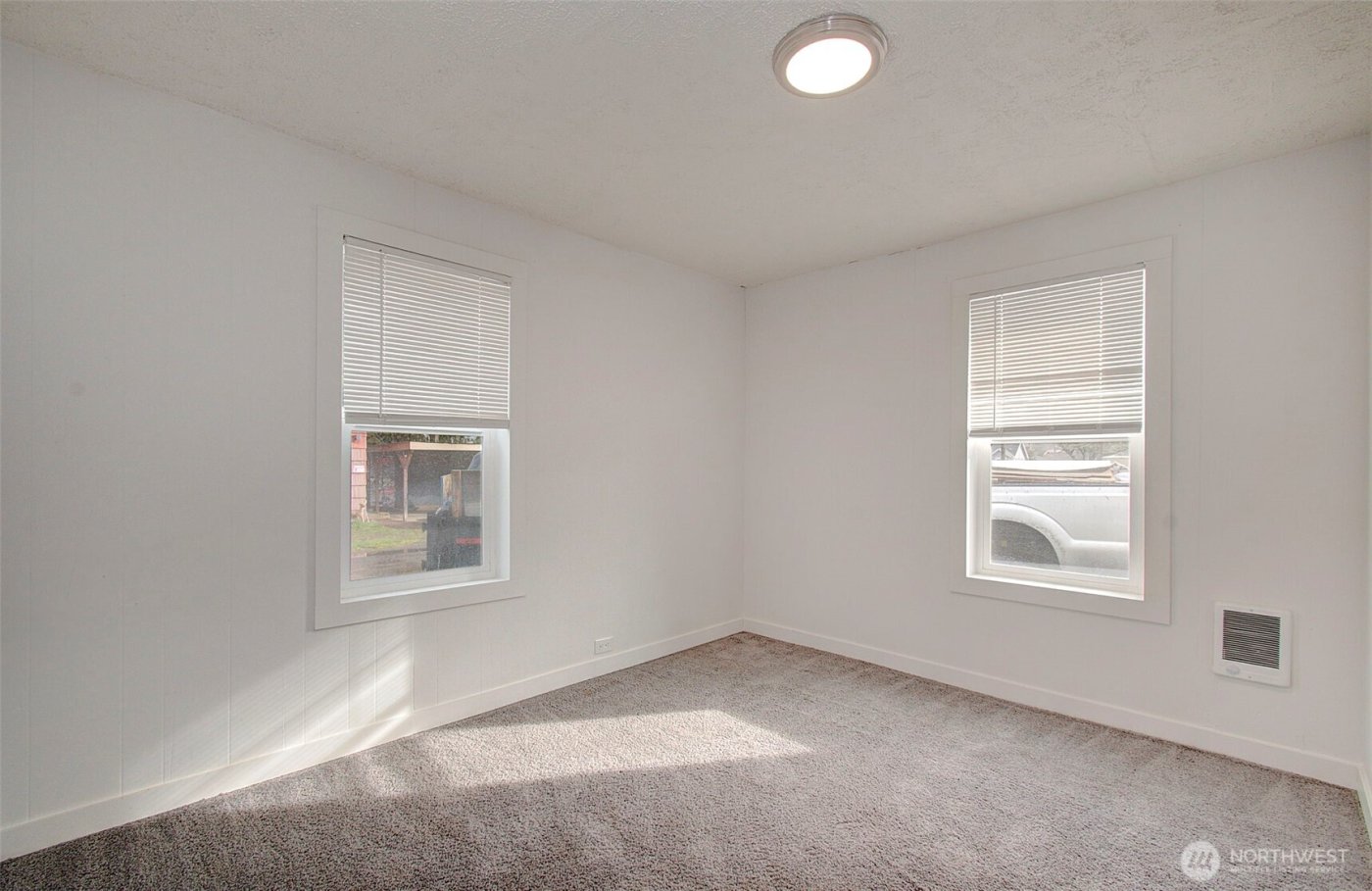 816 Coweeman Lane , Kelso, WA 98626