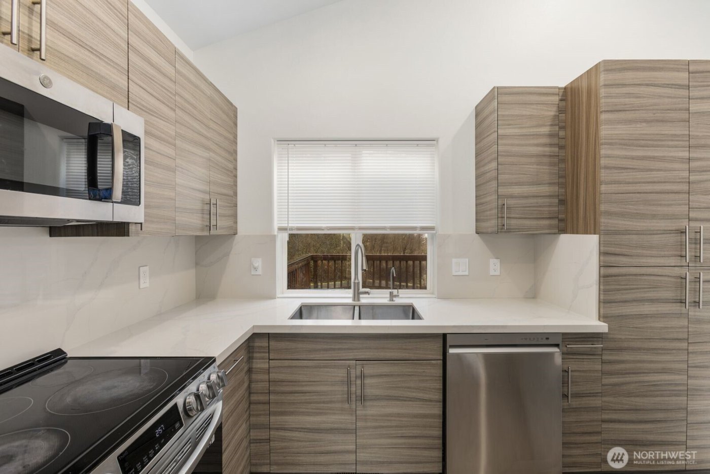 21659 SE 239th Place , Maple Valley, WA 98038