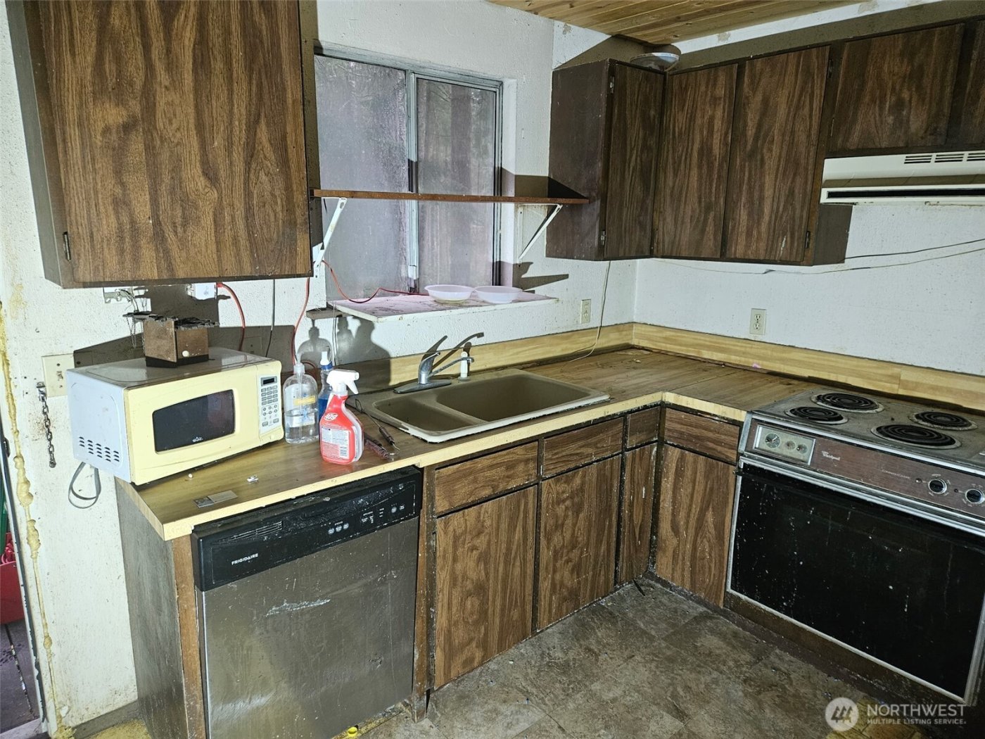 1310 NE Collins Lake Drive , Tahuya, WA 98588