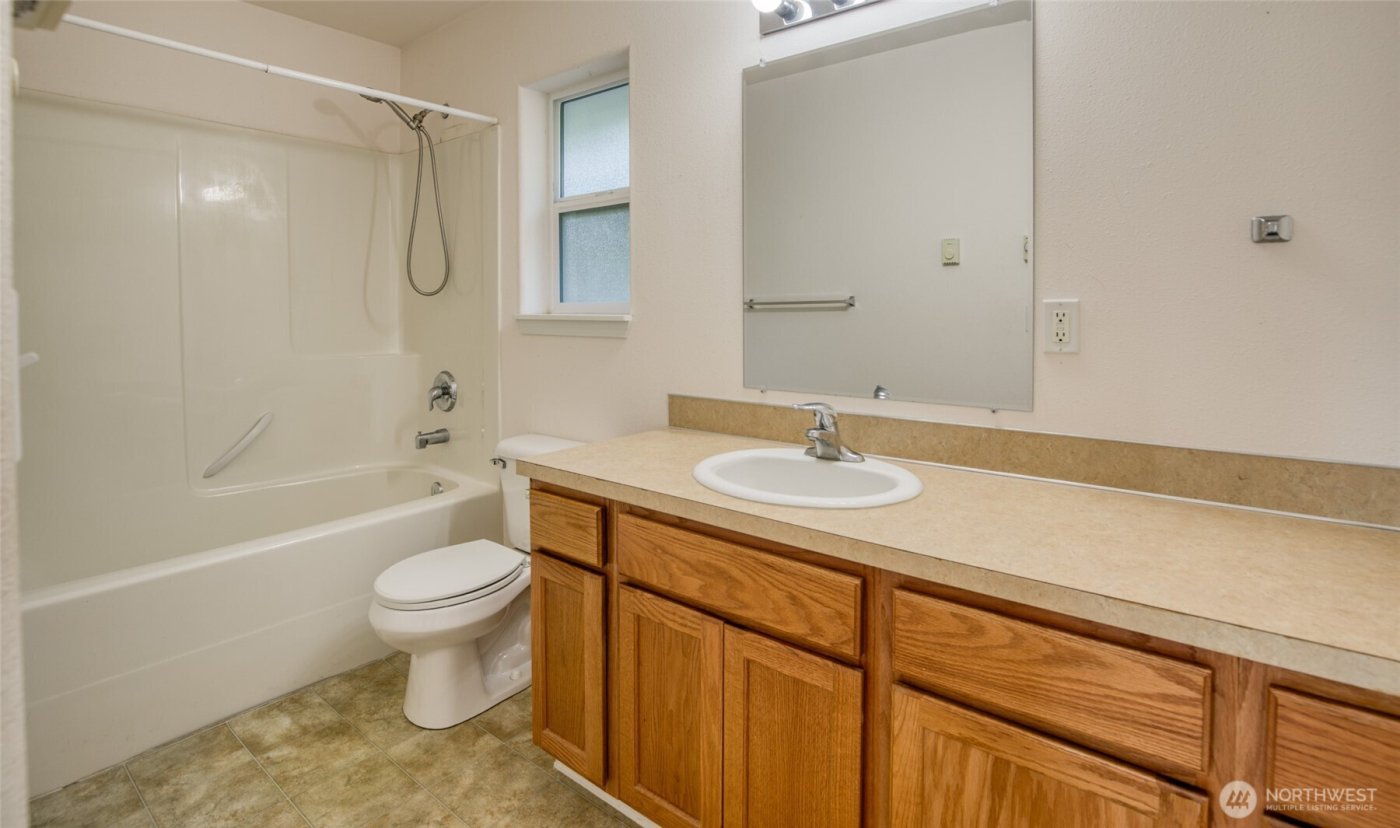 184 Bass Avenue NE, Ocean Shores, WA 98569