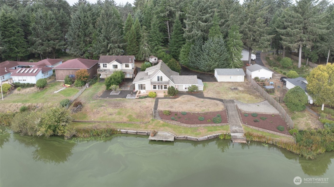 184 Bass Avenue NE, Ocean Shores, WA 98569