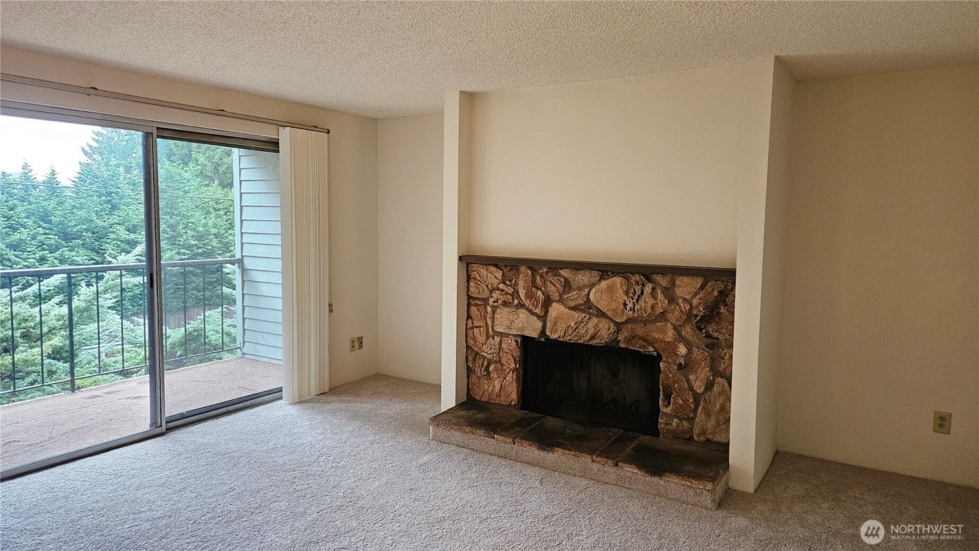 4737 W Lake Sammamish Pkwy SE #A208, Issaquah, WA 98027