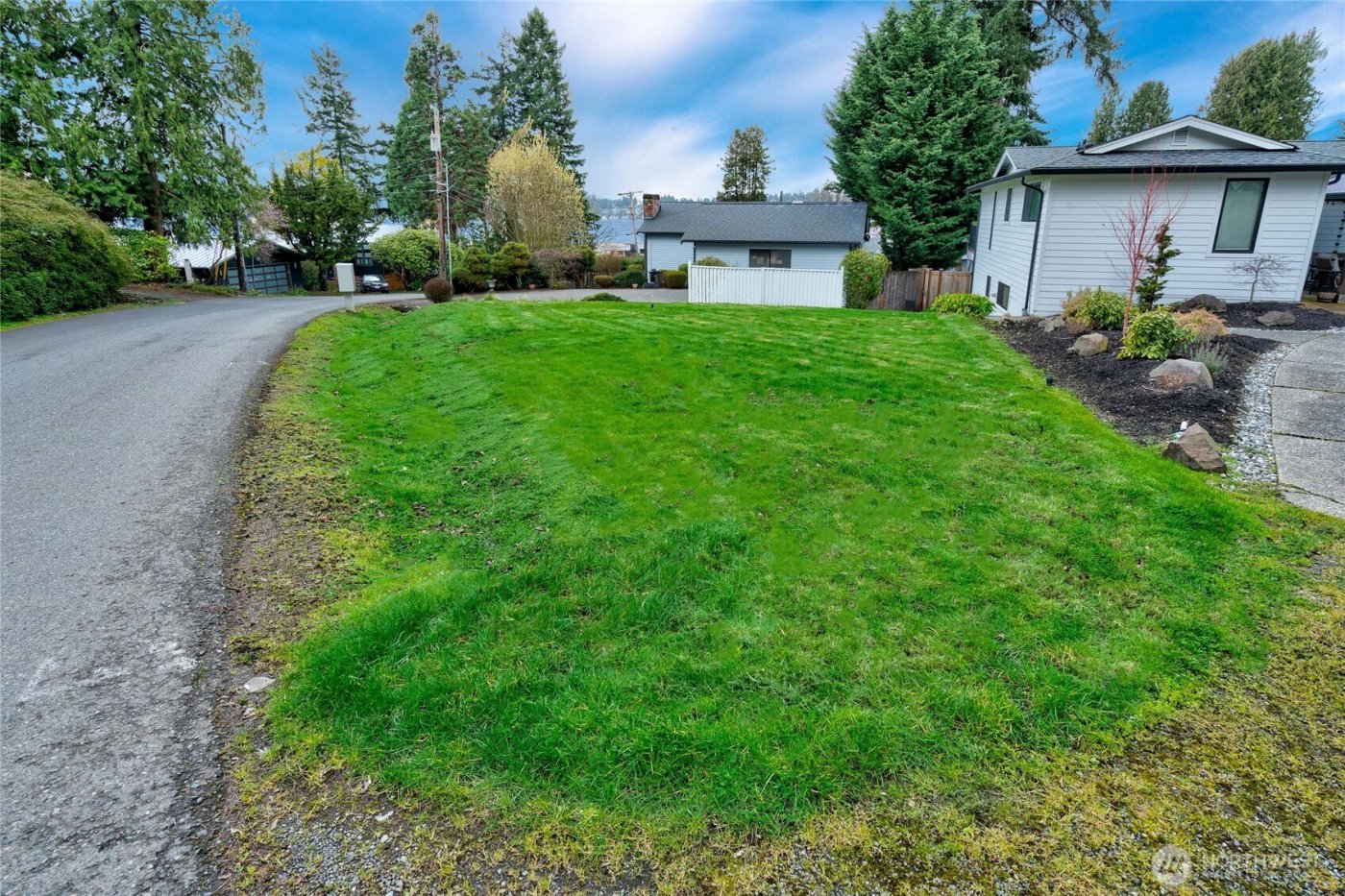 6214 NE 129th Street , Kirkland, WA 98034