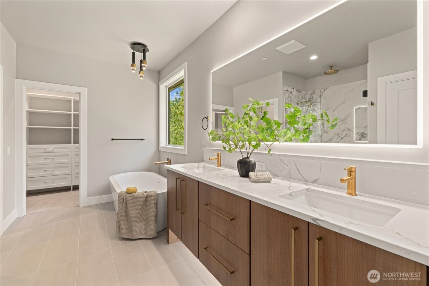 18520 83rd Avenue NE, Kenmore, WA 98028