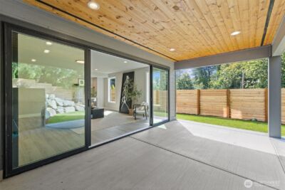 18520 83rd Avenue NE, Kenmore, WA 98028 - Photo 36