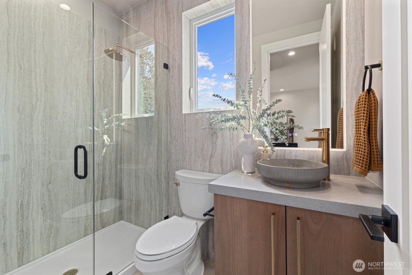 18520 83rd Avenue NE, Kenmore, WA 98028