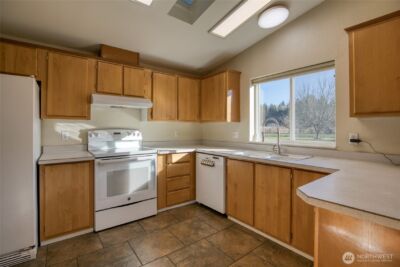 4687 Wishkah Road , Aberdeen, WA 98520 - Photo 8