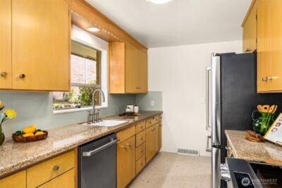 5726 SW Spokane Street , Seattle, WA 98116 - Photo 15