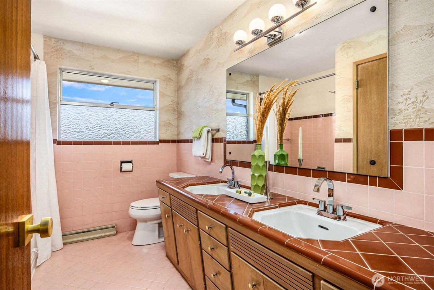 5726 SW Spokane Street , Seattle, WA 98116