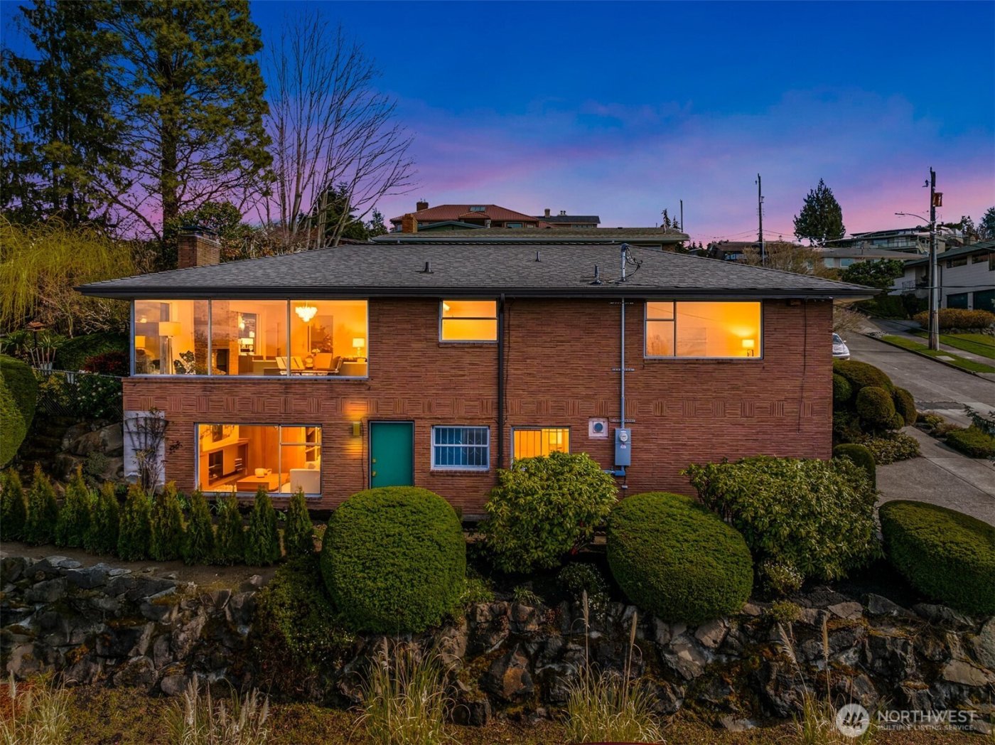 5726 SW Spokane Street , Seattle, WA 98116