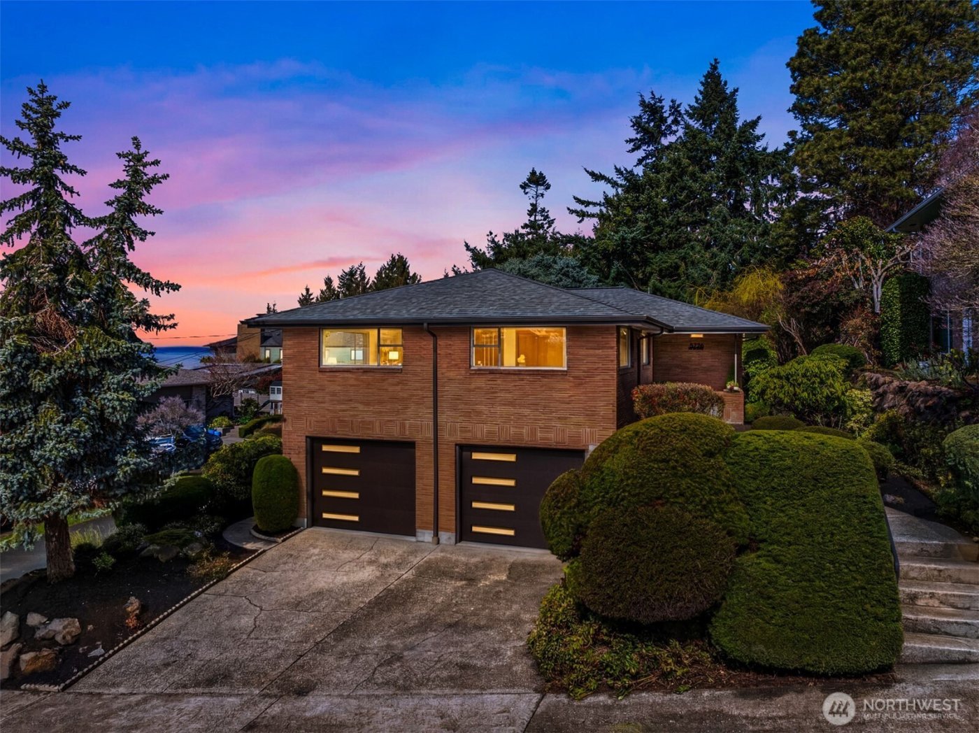 5726 SW Spokane Street , Seattle, WA 98116