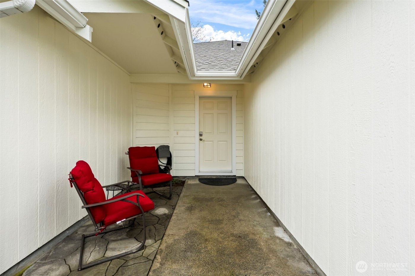 5933 55th Way SE, Lacey, WA 98513