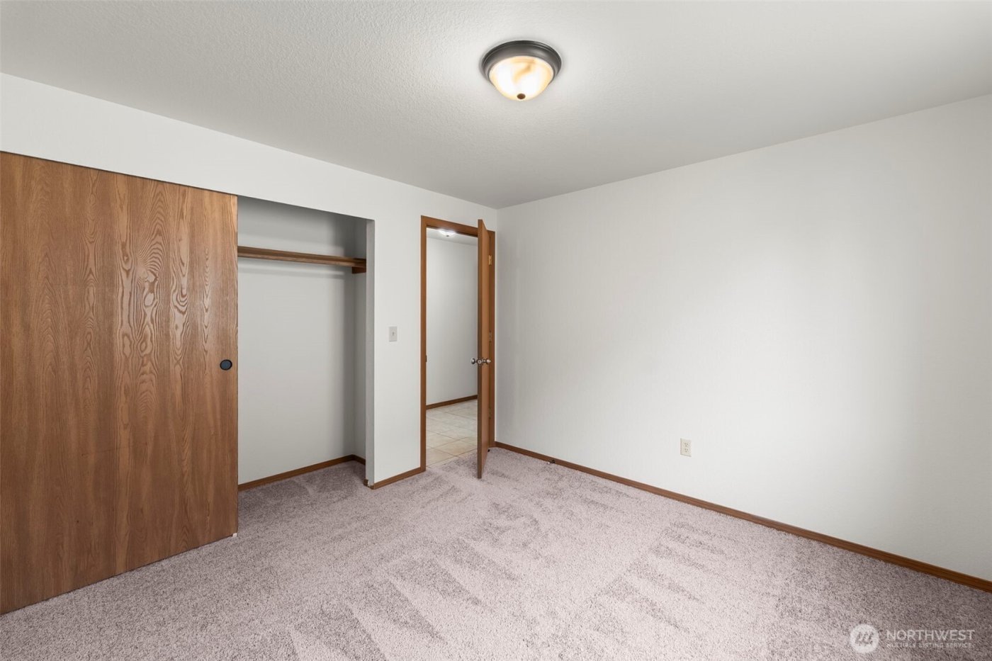 5933 55th Way SE, Lacey, WA 98513