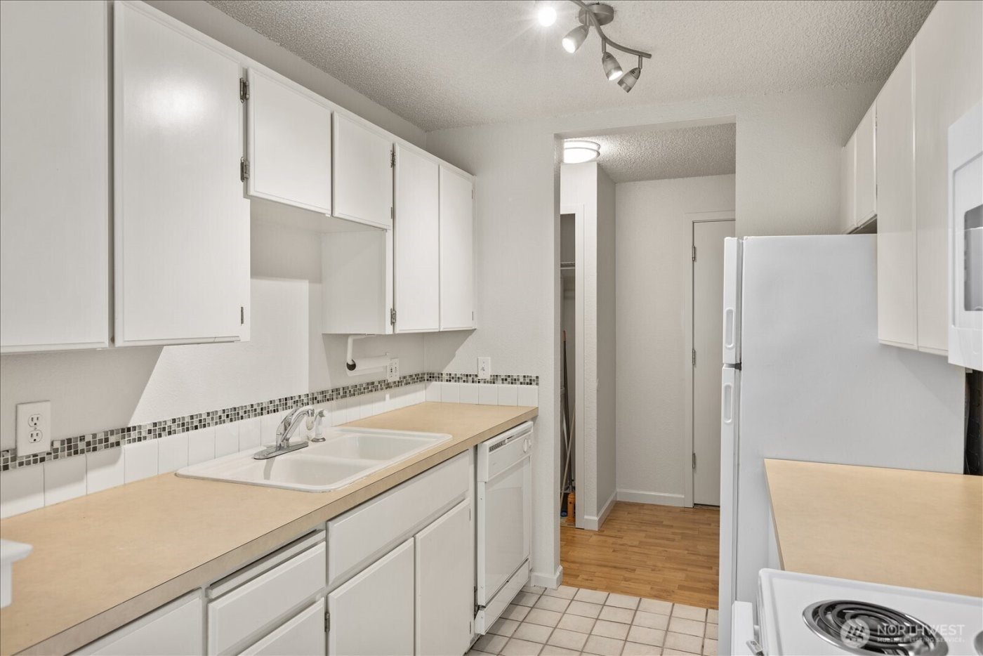 12631 NE 9th Place #C205, Bellevue, WA 98005