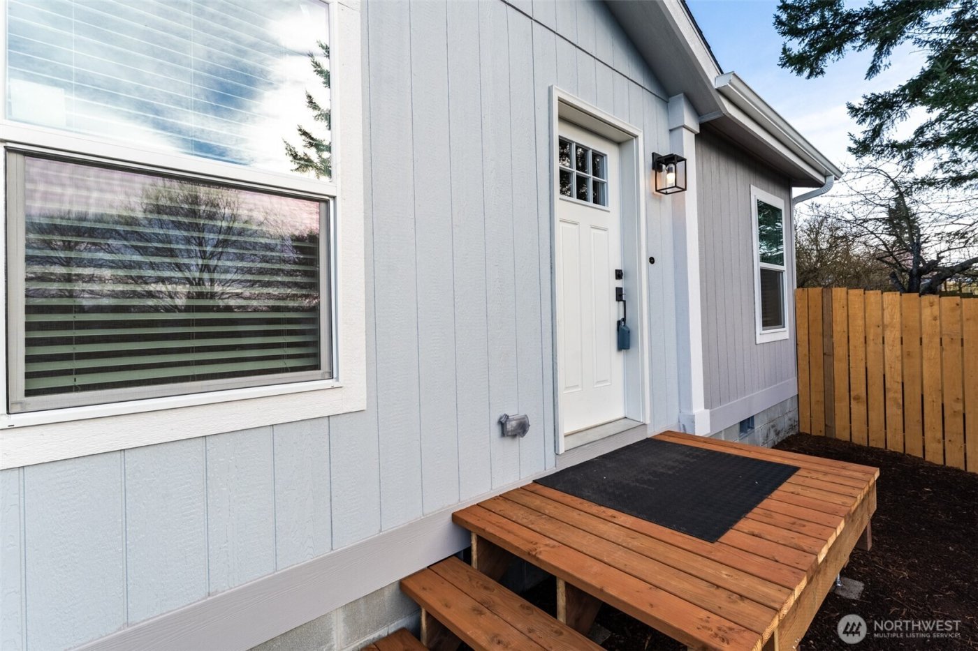 8416 Donald Way , Blaine, WA 98230