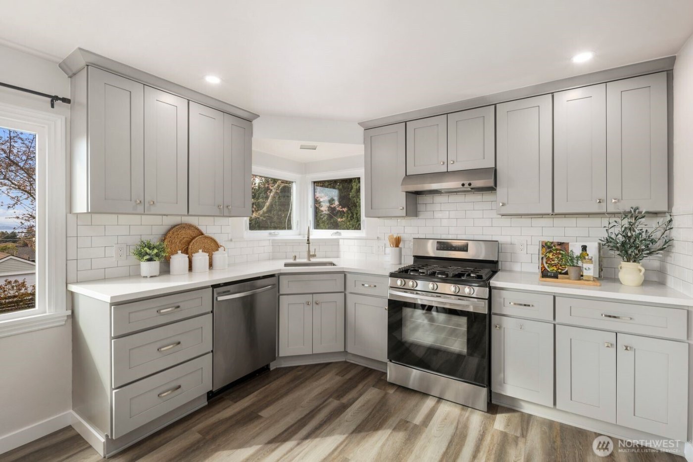 6023 35th Avenue SW, Seattle, WA 98126