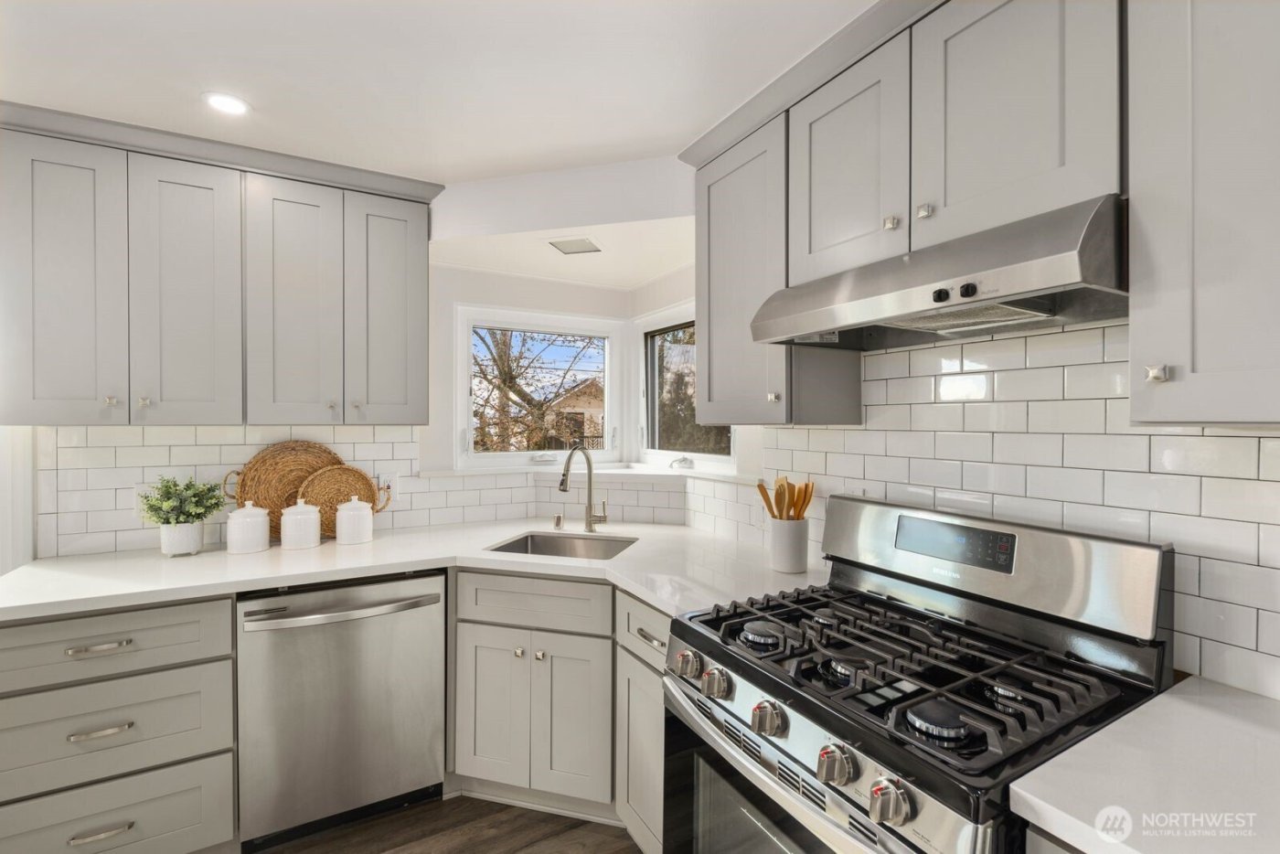 6023 35th Avenue SW, Seattle, WA 98126