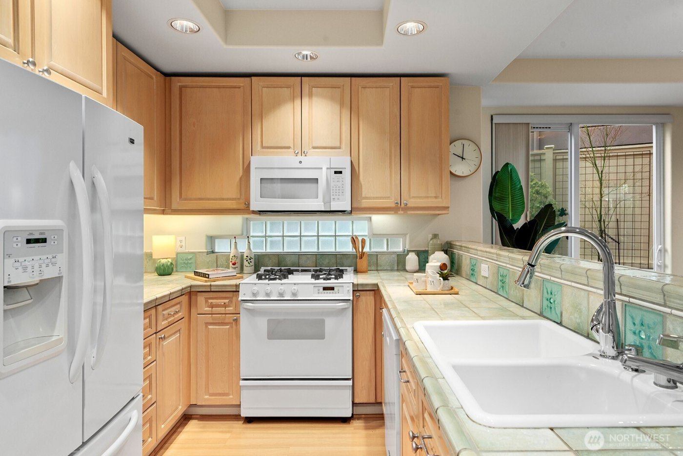 3900 2nd Avenue NE #207, Seattle, WA 98105